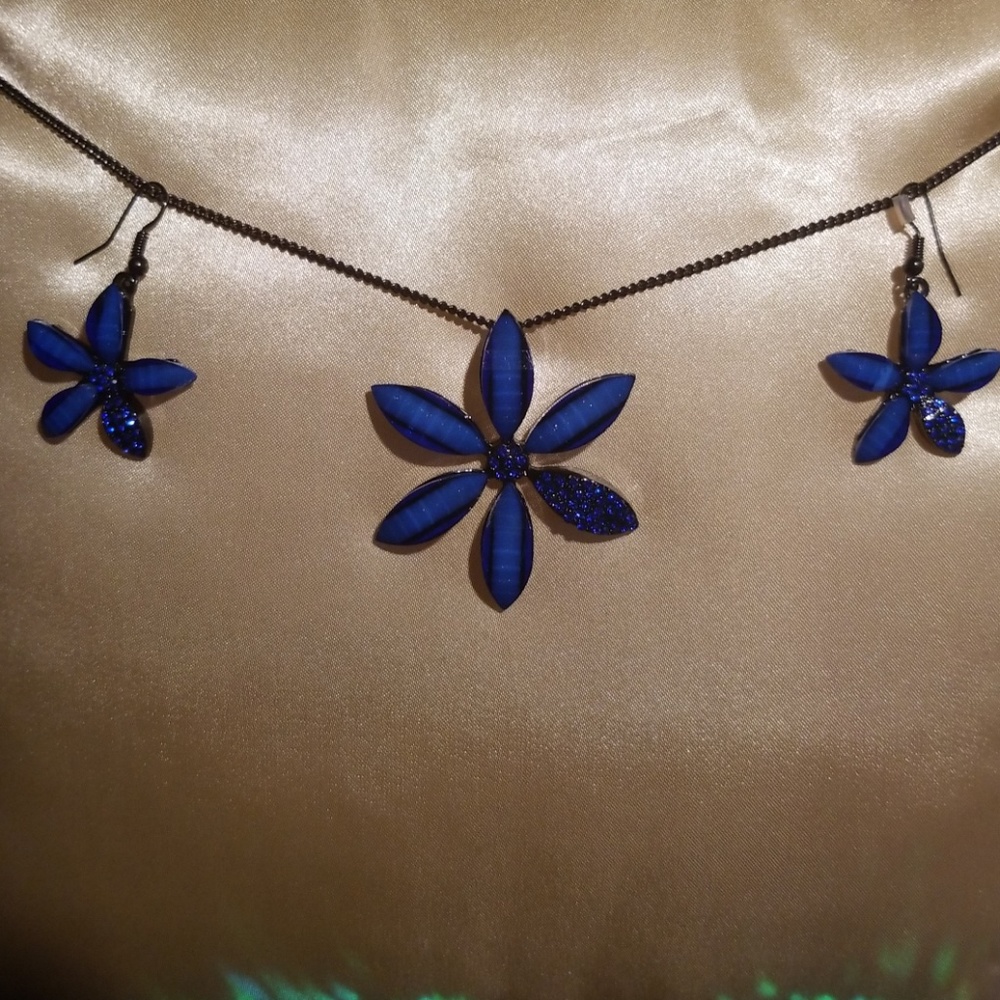Blue flower Necklace and earrings